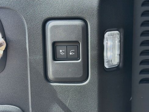 Used 2024 Land Rover Defender 130 X AWD/4WD image 49