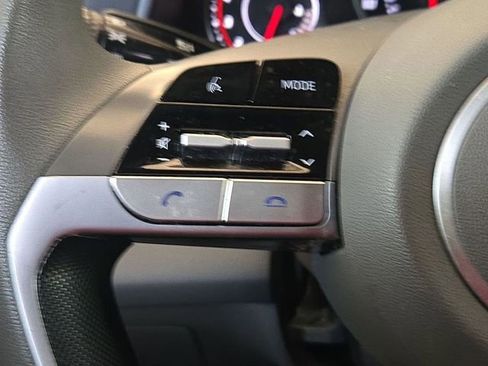 Used 2023 Hyundai Elantra SEL image 12