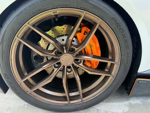 Used 2017 Lamborghini Huracan LP 580-2 RWD image 14