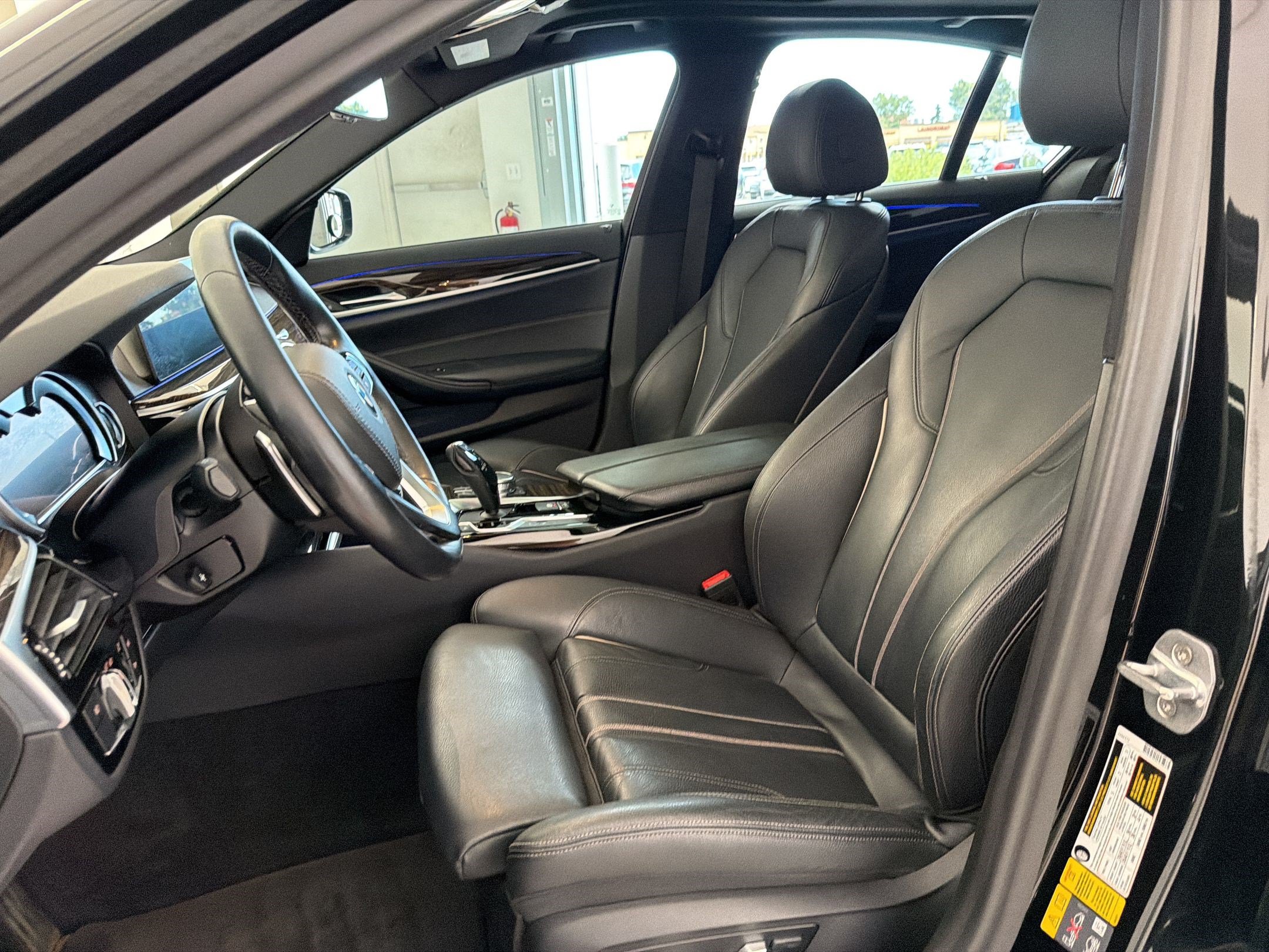Used 2018 BMW 530e xDrive AWD/4WD image 5