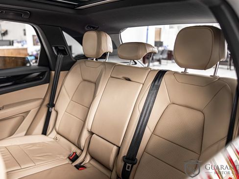 Used 2019 Porsche Cayenne AWD/4WD image 31
