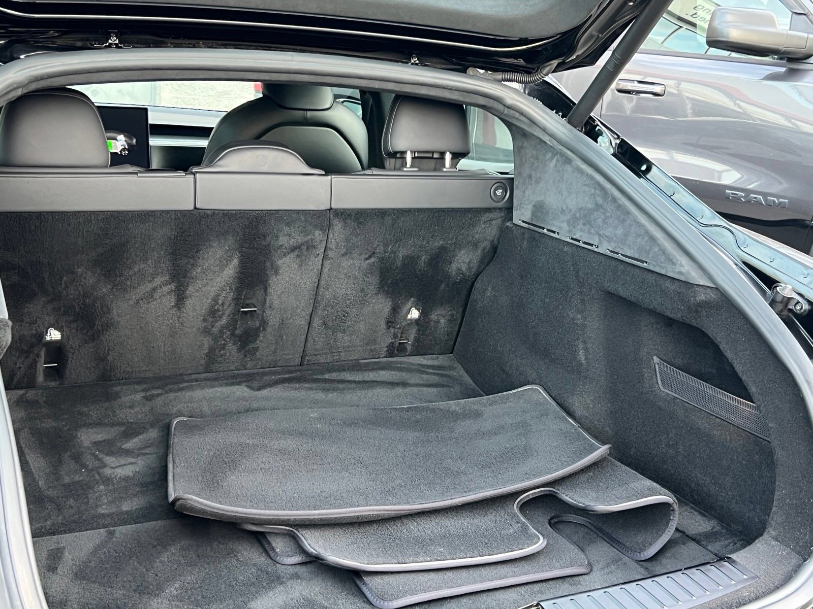 Used 2022 Tesla Model S Plaid AWD/4WD image 29
