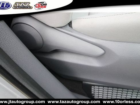 Used 2021 Toyota Sienna LE FWD image 18