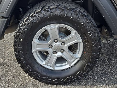 Used 2018 Jeep Wrangler Unlimited Sport AWD/4WD image 7