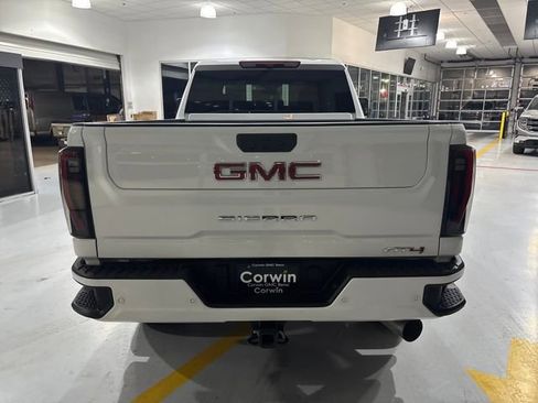 Used 2025 GMC Sierra 2500 AT4 image 5