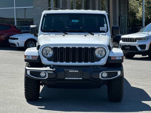 New 2025 Jeep Gladiator Sport AWD/4WD image 9