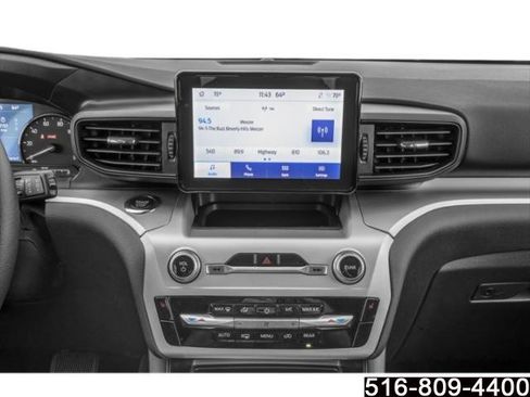 Used 2023 Ford Explorer XLT AWD/4WD image 11