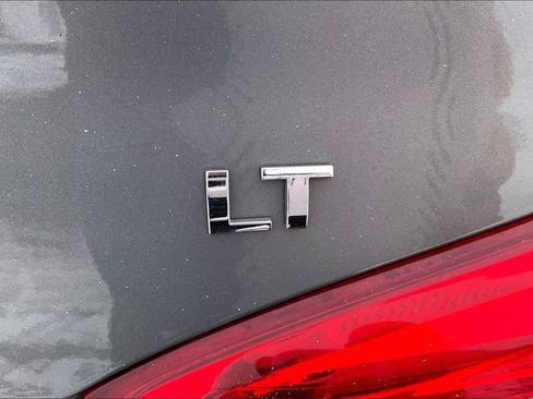 Used 2017 Chevrolet Cruze LT image 8