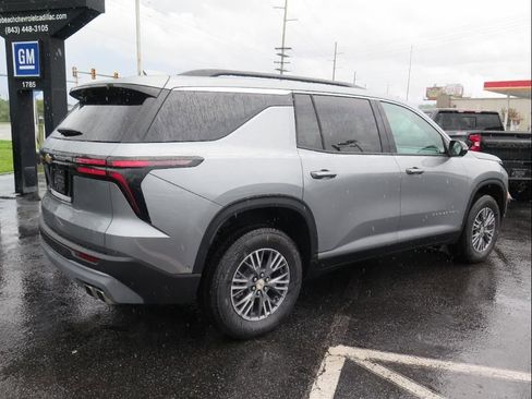 New 2026 Chevrolet Traverse LT w/ Enhanced Driving Package image 3