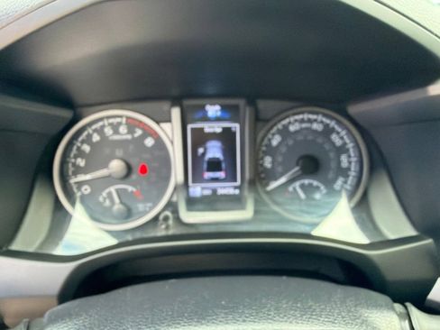 Used 2023 Toyota Tacoma TRD Sport AWD/4WD image 19