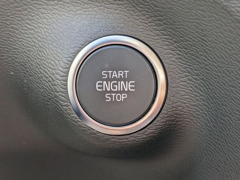 New 2025 Volvo XC40 B5 Ultra w/ Climate Package image 27