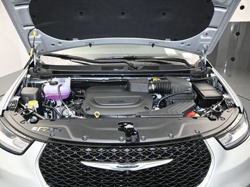 New 2026 Chrysler Pacifica Select image 28