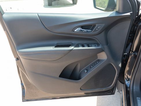 Used 2021 Chevrolet Equinox Premier AWD/4WD image 10