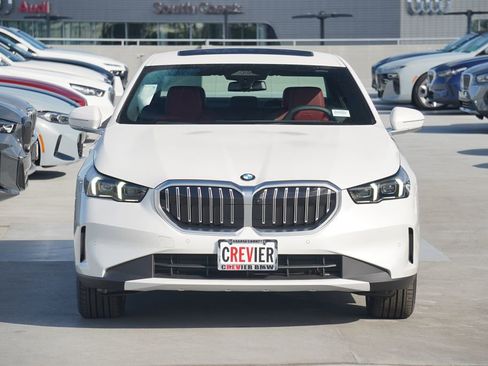 Used 2025 BMW 530i w/ Premium Package image 2