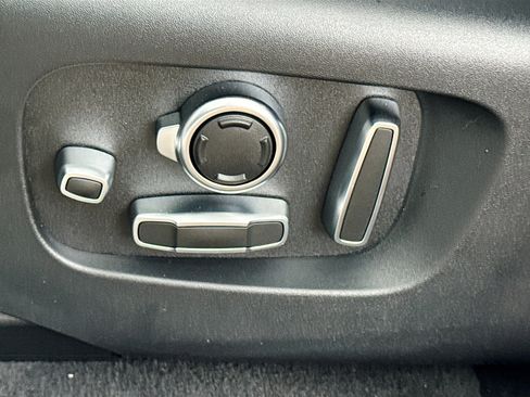 New 2026 Land Rover Range Rover Velar Autobiography AWD/4WD image 24