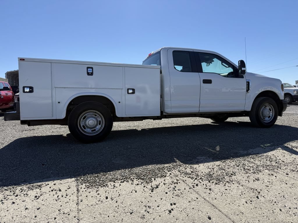 Used 2018 Ford F250 XL w/ Power Equipment Group RWD image 4