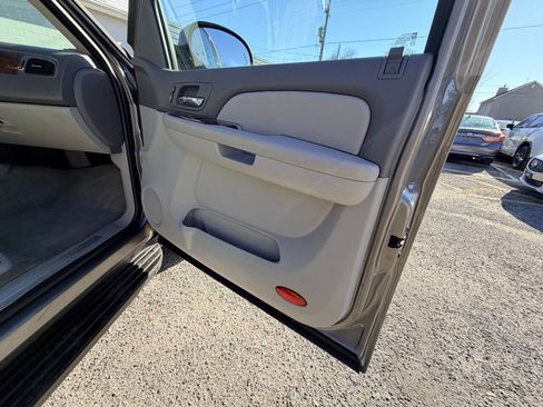 Used 2007 Chevrolet Suburban LT w/ LT Preferred Equipment Group image 61