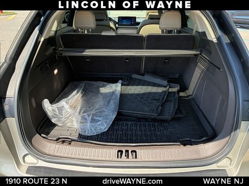 Certified 2023 Lincoln Nautilus Reserve w/ Equipment Group 201A AWD/4WD image 7