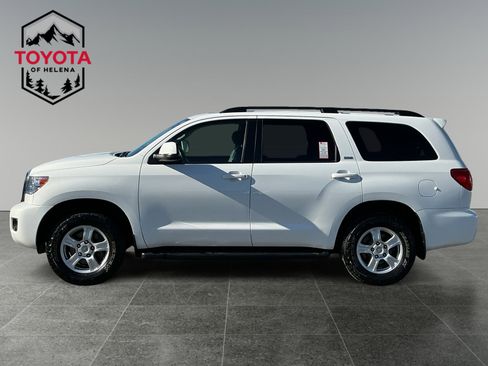 Used 2017 Toyota Sequoia SR5 w/ Premium Package AWD/4WD image 2