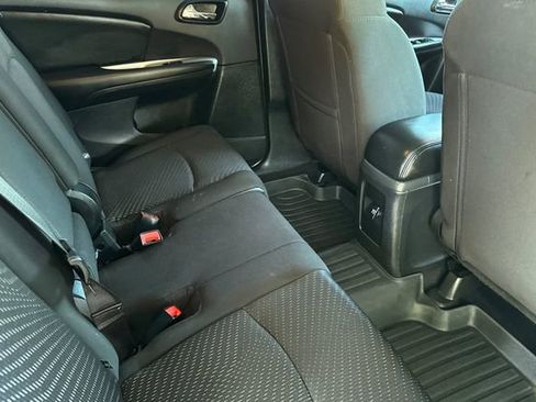 Used 2019 Dodge Journey SE w/ Blacktop Package FWD image 19
