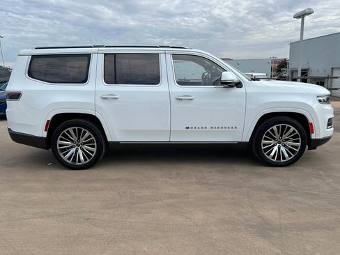 Used 2022 Jeep Grand Wagoneer Series III w/ HD Trailer Tow Package image 6
