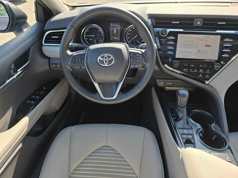 Used 2018 Toyota Camry SE w/ Audio Package FWD image 17