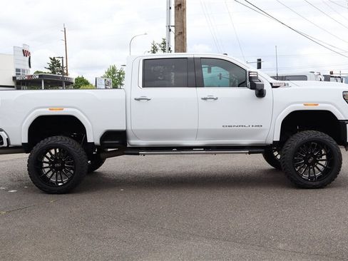 Used 2025 GMC Sierra 3500 Denali w/ Denali Reserve Package AWD/4WD image 7