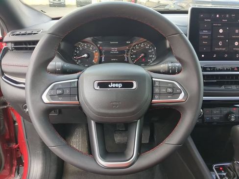 Used 2025 Jeep Compass Trailhawk AWD/4WD image 21