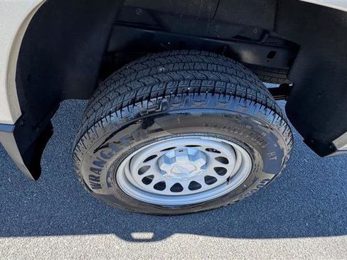 Used 2024 Chevrolet Colorado W/T image 33