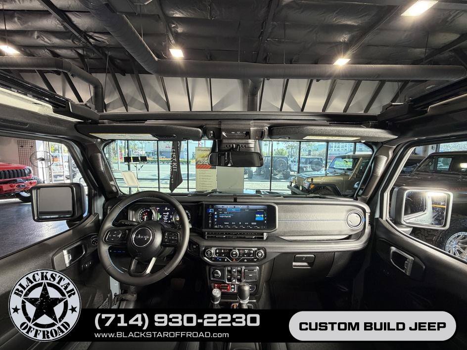Used 2025 Jeep Wrangler Unlimited Rubicon 4xe w/ Convenience Group AWD/4WD image 27