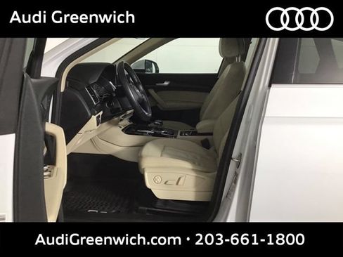 Used 2022 Audi Q5 2.0T Premium w/ Convenience Package AWD/4WD image 9