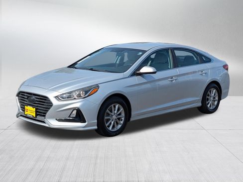 Used 2018 Hyundai Sonata SE FWD image 3
