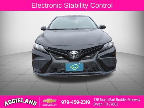 Used 2023 Toyota Camry SE image 9