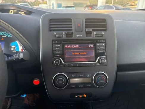 Used 2017 Nissan Leaf S image 8