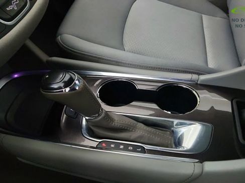 Used 2018 Chevrolet Malibu LT w/ Driver Confidence Package FWD image 49