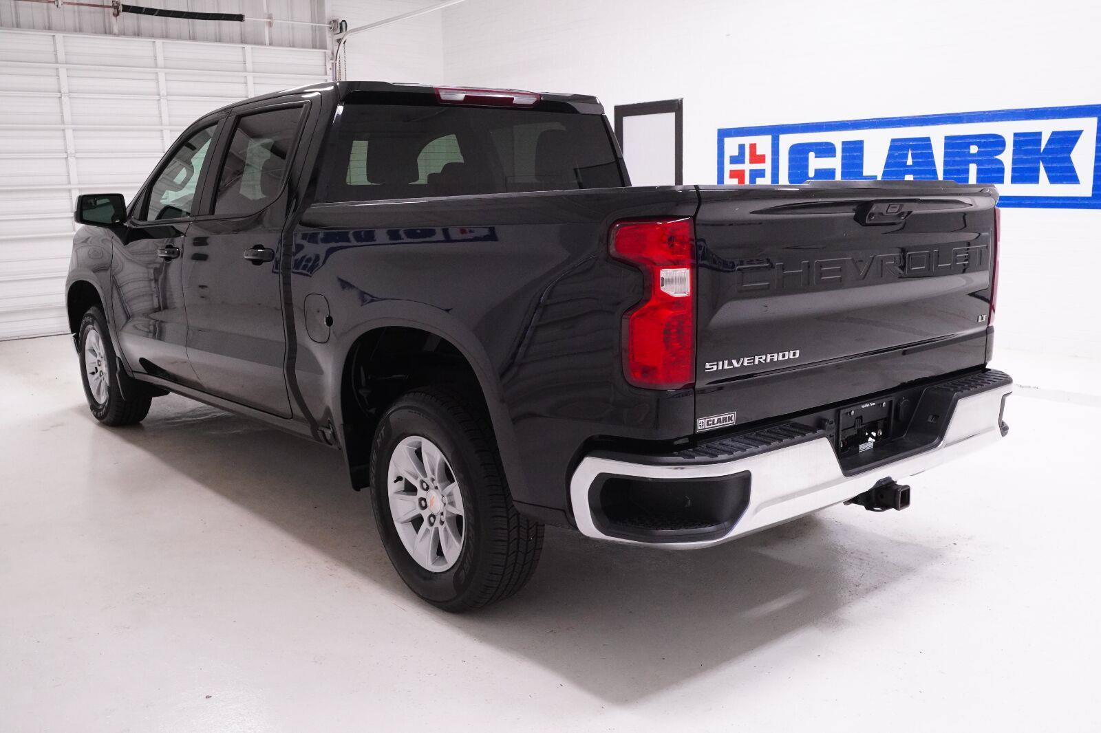 Used 2025 Chevrolet Silverado 1500 LT RWD image 28
