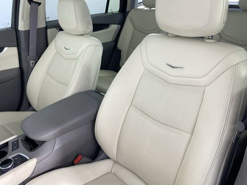 Used 2020 Cadillac XT6 Premium Luxury image 12