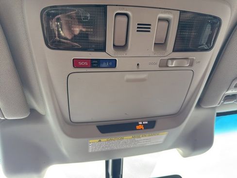 Used 2019 Subaru Outback 2.5i Touring image 21