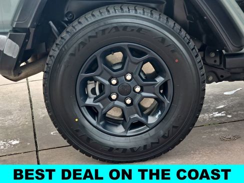 Used 2023 Jeep Wrangler Unlimited w/ Cold Weather Group image 37