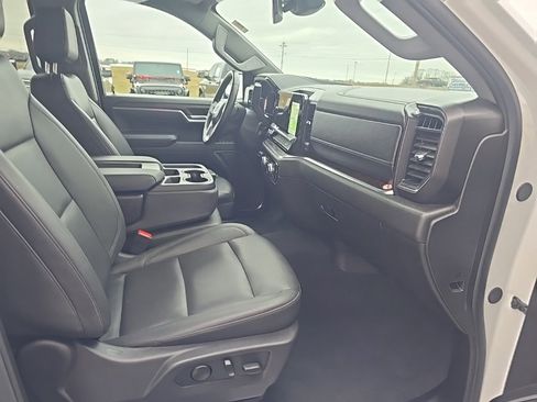 Used 2025 GMC Sierra 1500 SLT image 25