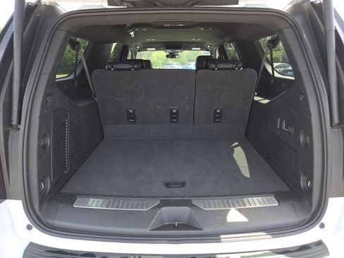Used 2025 GMC Yukon XL Denali AWD/4WD image 23