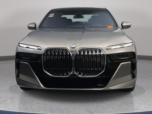 New 2026 BMW 740i xDrive w/ Executive Package image 2