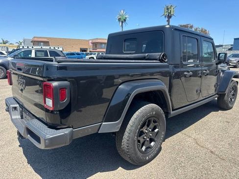 Used 2022 Jeep Gladiator Sport AWD/4WD image 5