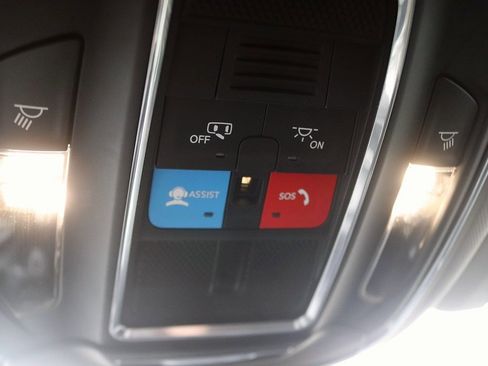 Used 2023 Jeep Grand Cherokee Laredo image 28