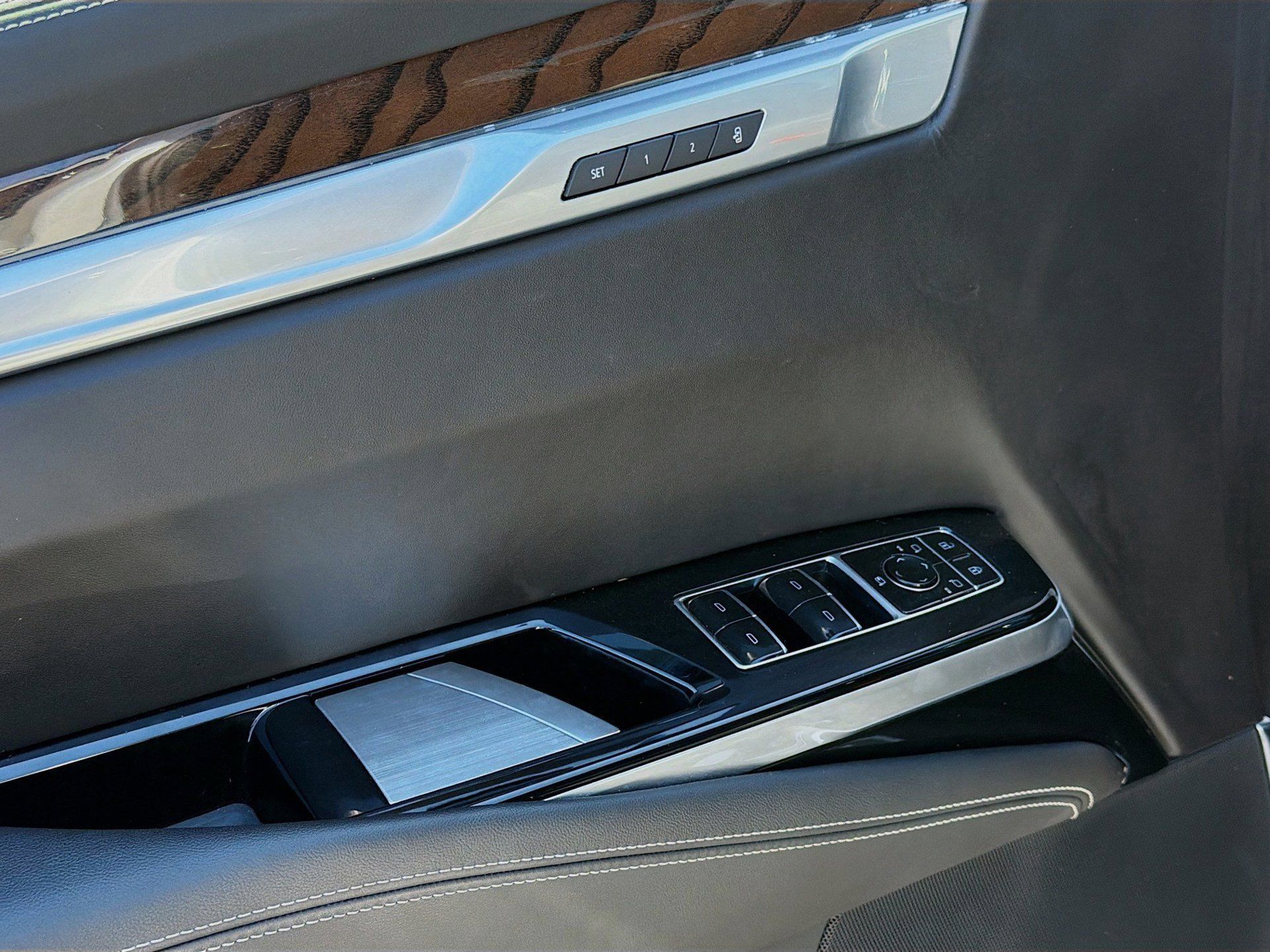 Used 2025 Cadillac Escalade Sport Platinum AWD/4WD image 24