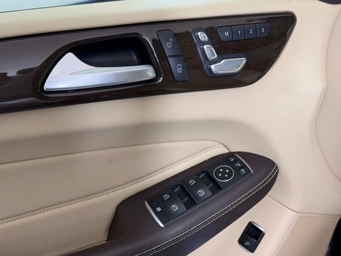Used 2017 Mercedes-Benz GLS 450 4MATIC image 29