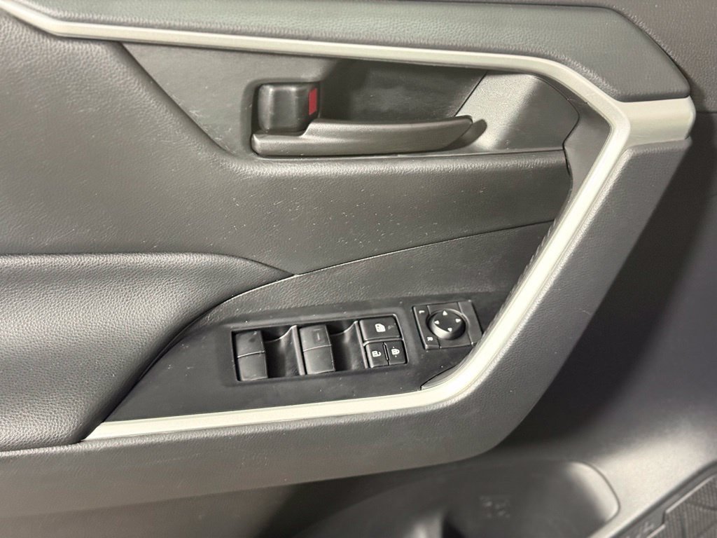 Used 2019 Toyota RAV4 LE w/ All Weather Liner Package AWD/4WD image 21