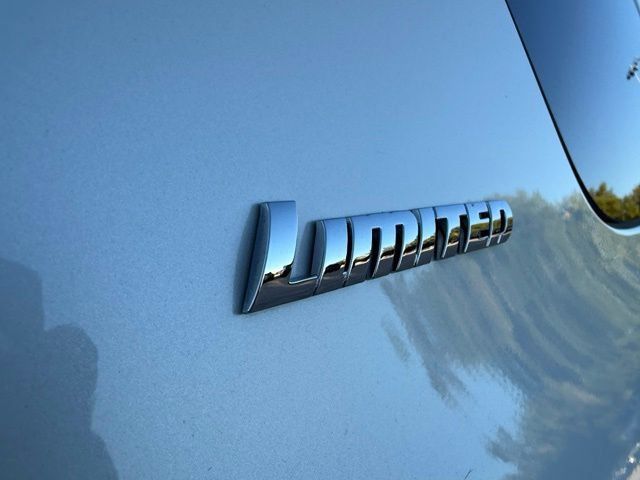 Used 2022 Toyota 4Runner Limited AWD/4WD image 11