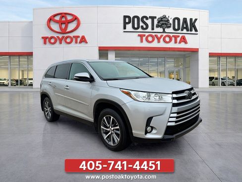 Used 2019 Toyota Highlander XLE w/ Protection Package #3 AWD/4WD image 1