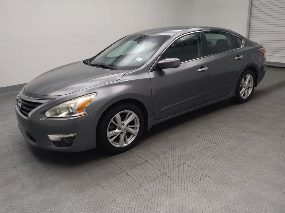 Used 2015 Nissan Altima 2.5 SV FWD image 2